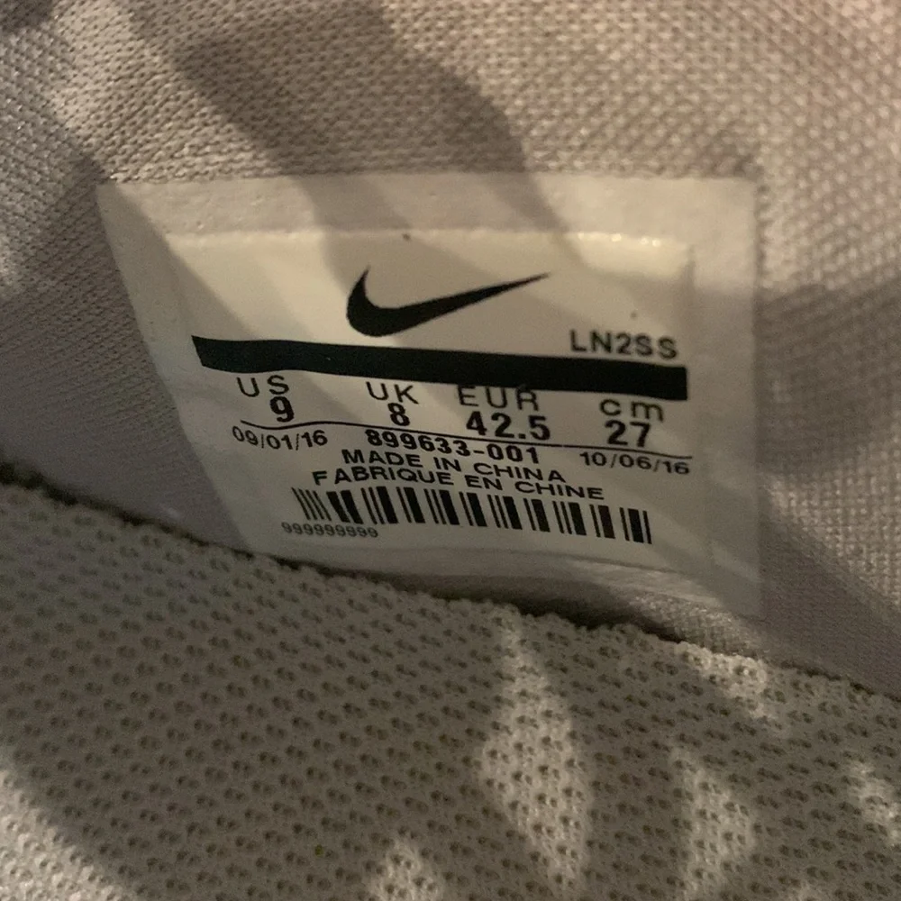 NWOB Mens Nike Lunarlon golf spikes. Size 9. - Picture 5 of 6